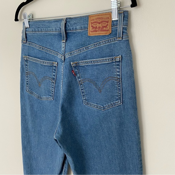 Levi’s High Waisted Tapered Jeans in Medium Blue size 28 29 Long Mom Fit - Picture 6 of 11
